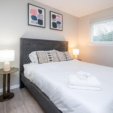 Welcoming 2Br With Parking And Perfect Location Apartment Durham Ngoại thất bức ảnh