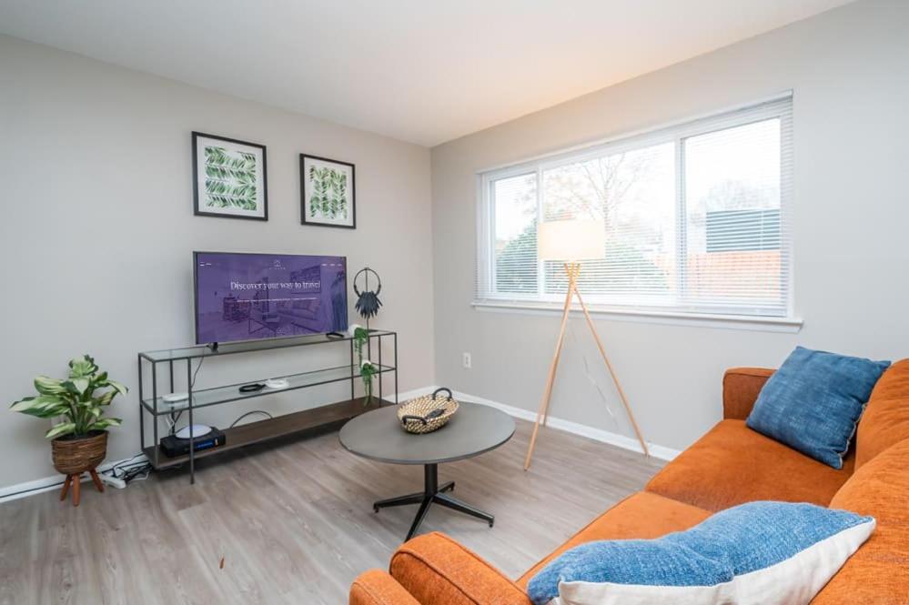 Welcoming 2Br With Parking And Perfect Location Apartment Durham Ngoại thất bức ảnh